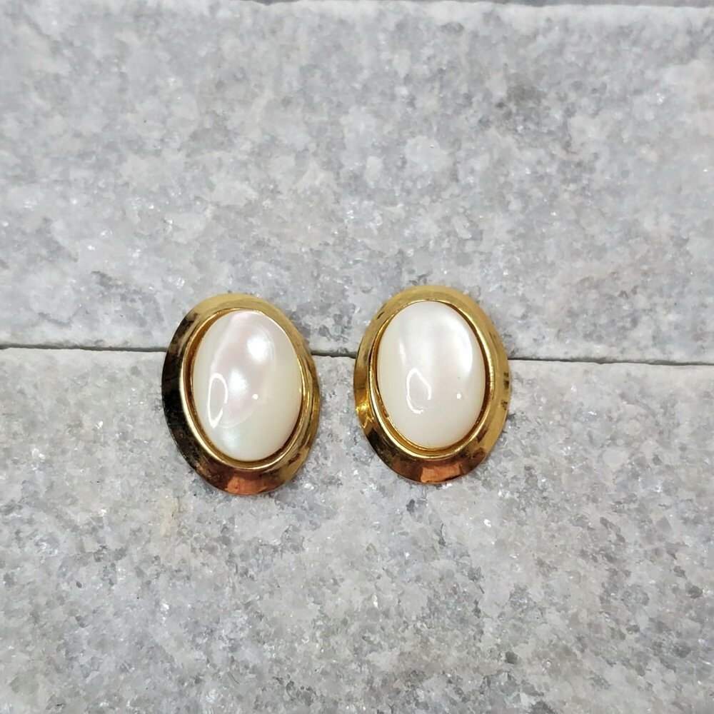Mother-of-Pearl MOP Oval Gold Tone Earrings